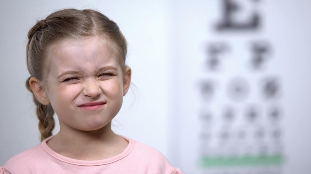 کنترل نزدیک‌بینی چیست و چرا مهم است؟